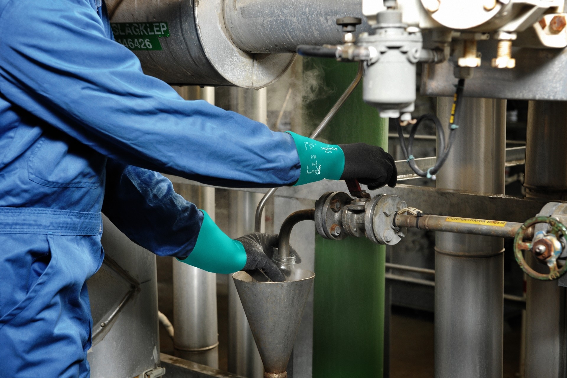 EN 374 chemical, micro-organism and virus gloves