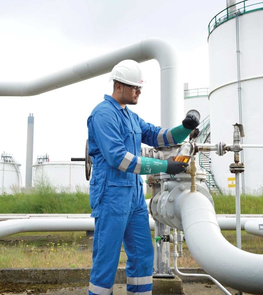 EN 374 chemical gloves, pick the right hand protection